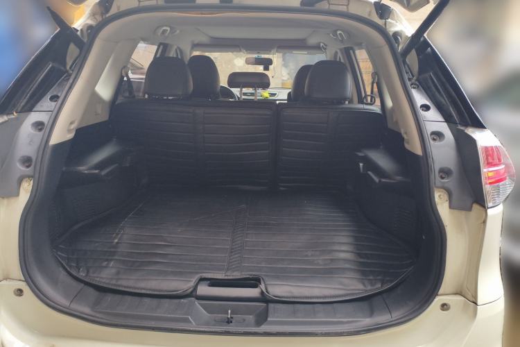 Used Nissan X-Trail 2014 2.5L CVT Luxury Edition 4WD
