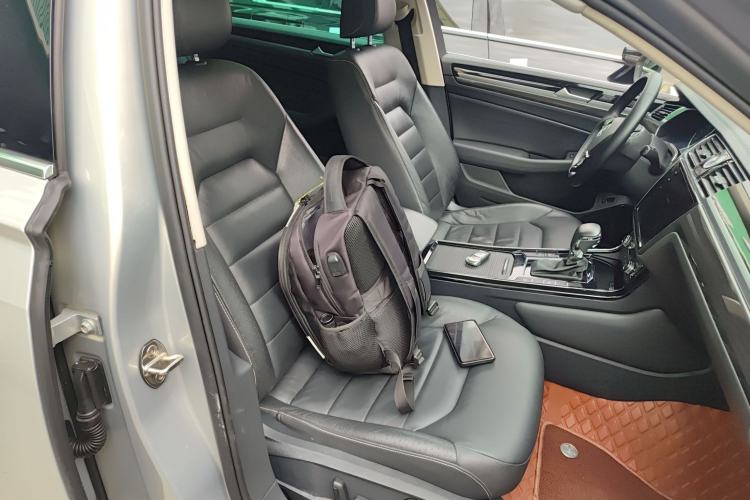 Used Volkswagen Phideon 2019 380TSI Two-Wheel Drive Business Edition China V Standard
