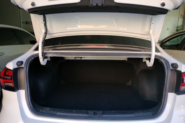 Used Roewe i5 2021 1.5L CVT Platinum Edition
