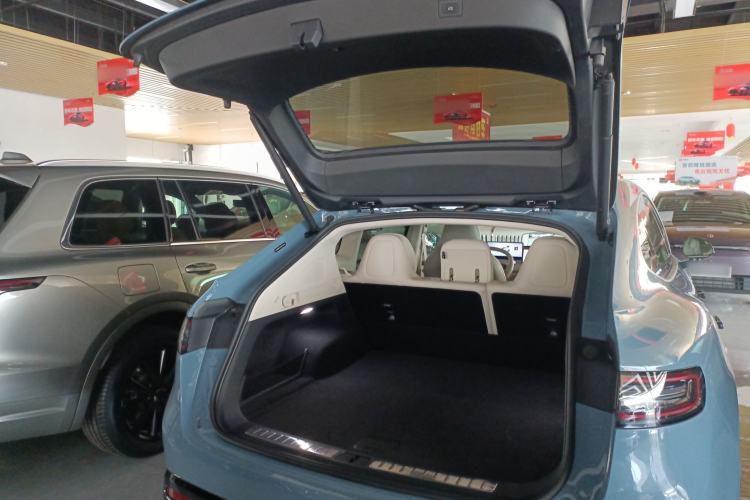 Used Hima Luxeed R7 2024 All-Electric 667 km Max