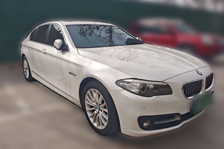 Used BMW 5 Series 2014 525Li Leading Model Front Right 45 Deg