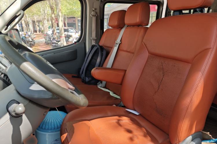 Used SAIC MAXUS Xintu V80 2016 2.5T Manual Aoyuntong National V Short Wheelbase Low-Roof 6-Seater Left Front Seat