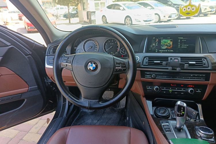 Used BMW 5 Series 2014 530Li Leading Model Steering Wheel