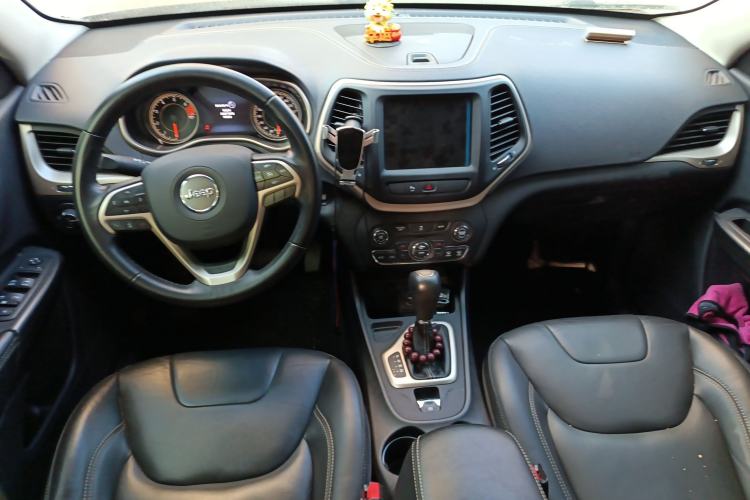 Used Jeep Cherokee 2016 2.0L Superior Edition