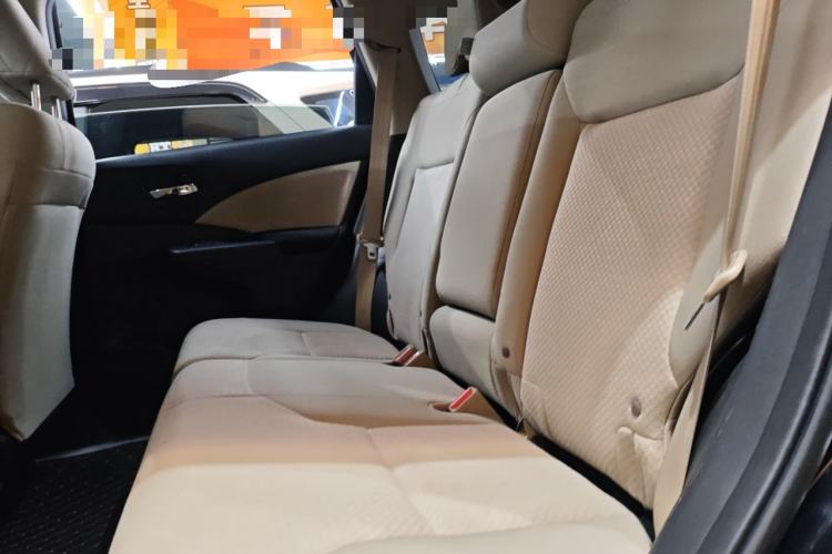 Used Honda CR-V 2015 2.0L two-wheel drive urban version Interior 3