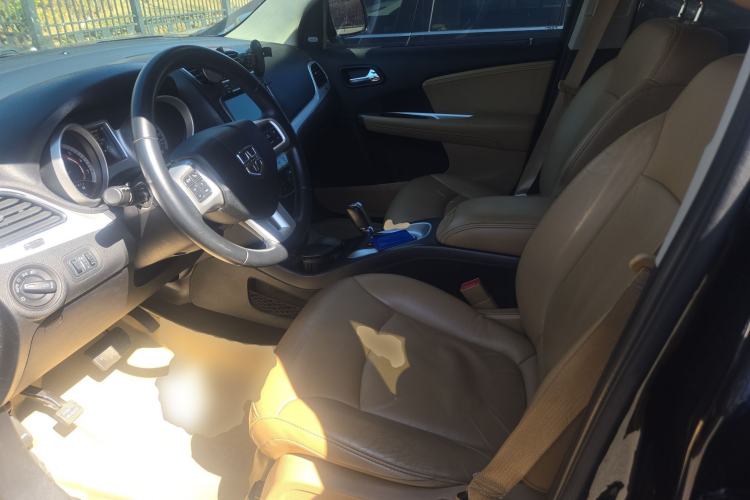 Used Dodge Journey 2013 2.4L Two-Wheel Drive Luxury Version