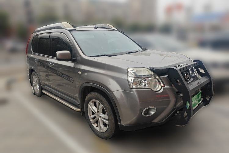 Used Nissan X-Trail 2012 2.5L CVT Luxury Edition 4WD Front Right 45 Deg