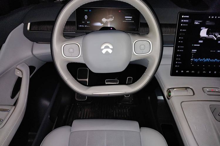 Used Nio ES8 2023 75 kWh Executive Edition
