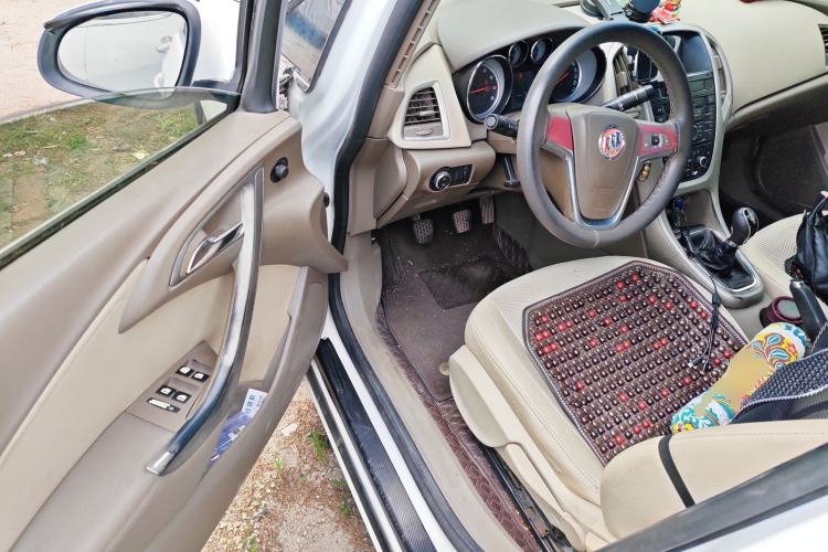 Used Buick GT 2013 GT 1.6L Manual Entry-Level Model