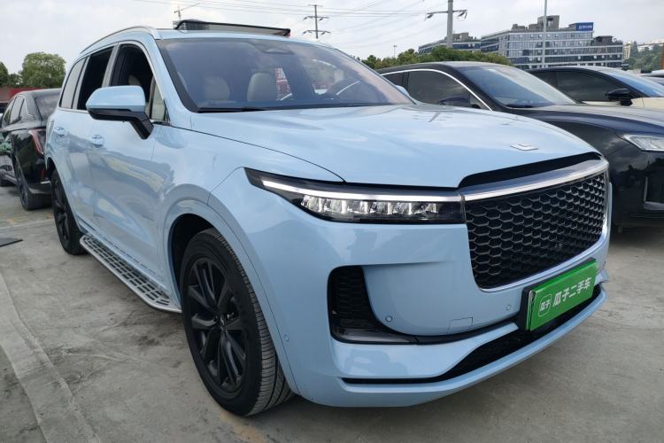 Used Li Auto ONE 2021 Extended-Range 6-Seater Version Front Right 45 Deg