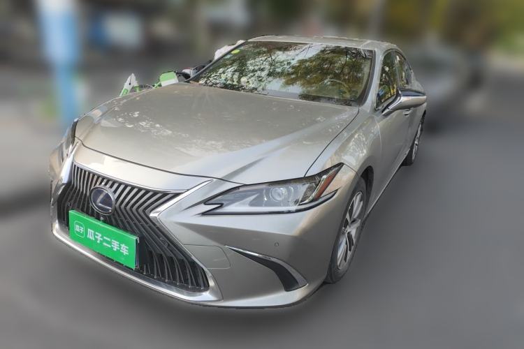 Used Lexus ES 2020 300h Premier Edition