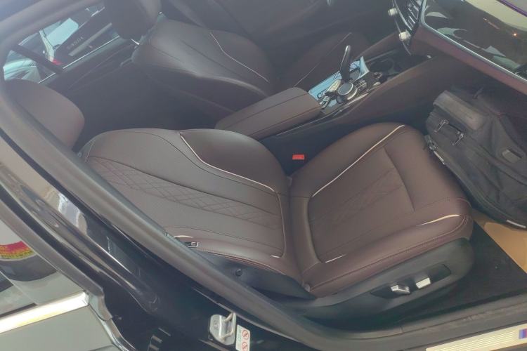 Used BMW 5 Series 2021 530Li Leading Model M Sport Package Right Front Seat