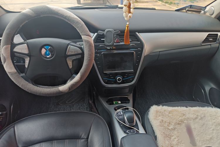 Used Denza 2014 Deluxe Edition Center Console