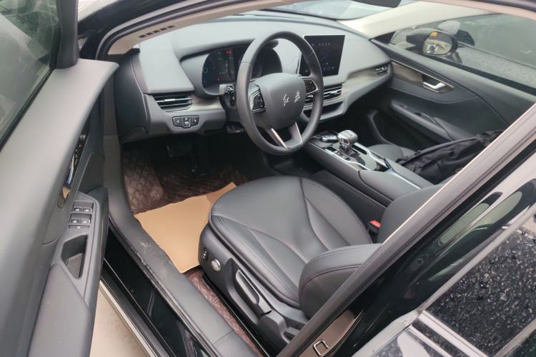 Used Hongqi E-QM5 2021 Charging Version Flagship Edition Driver Seat