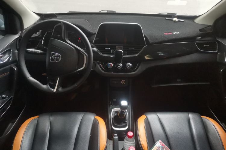 Used Baojun 310 2017 1.5L Manual Luxury Model Center Console