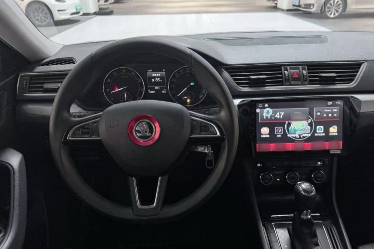 Used Skoda Superb 2016 TSI330 DSG Innovation Edition Interior 2