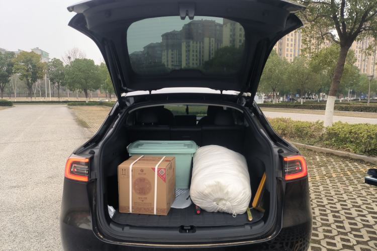 Used Tesla Model Y 2021 Standard Range Rear-Wheel Drive Version Trunk