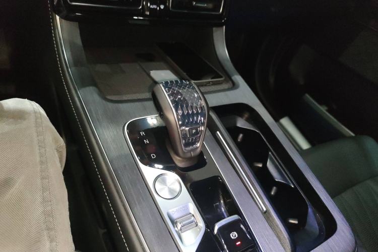 Used GAC Trumpchi GS8 2022 Linghang Series 2.0 TGDI Two-Wheel-Drive Luxury Smart Connectivity Version (7 Seats)