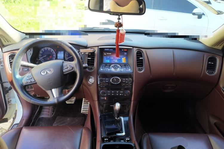 Used Infiniti QX50 2015 2.5L Luxury Edition Center Console