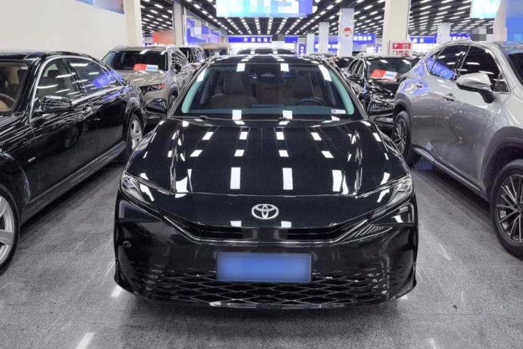 Used Toyota Camry 2024 Dual-Motor 2.0 HGVP Luxury Edition Front