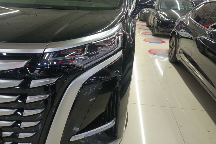 Used Denza D9 2022 DM-i 970 Four-Wheel Drive Prestige Model Left Front Headlight