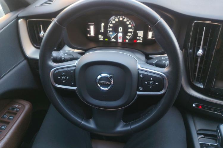 Used Volvo XC60 2021 T5 4x4 Smart Luxury Edition