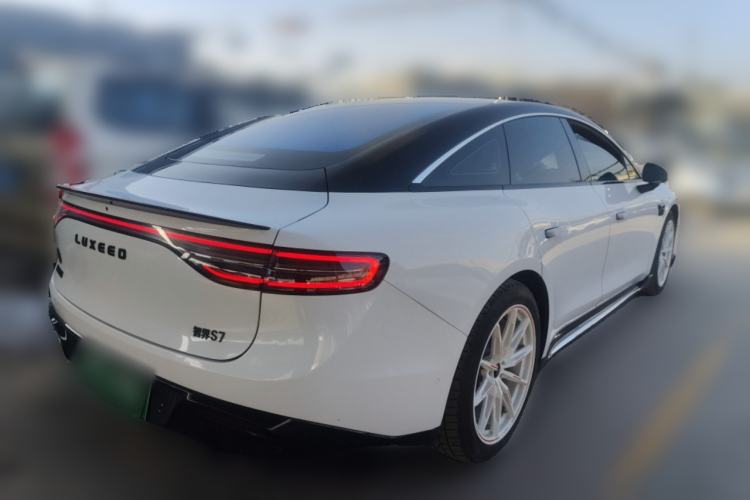 Used Hima Luxeed S7 2024 Max RS Rear Right 45 Deg