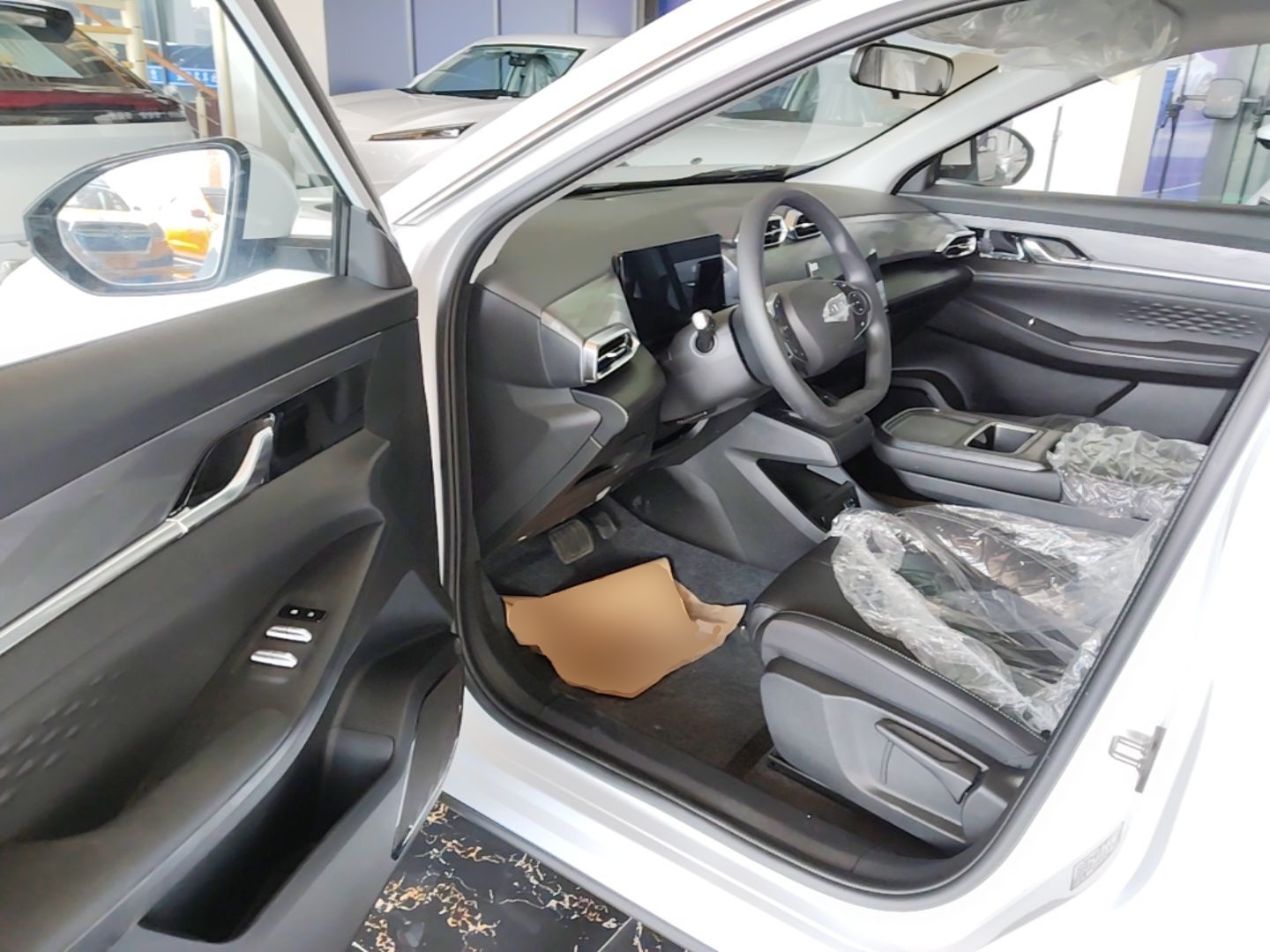 Dongfeng Aeolus SKY EV01 2025 530 km AIR Elite Edition — снимка 18