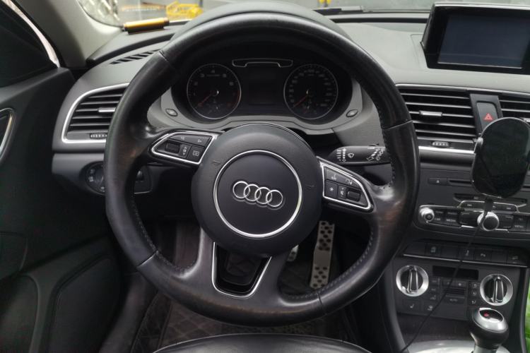 Used Audi Q3 2015 35 TFSI quattro Technology Edition Steering Wheel