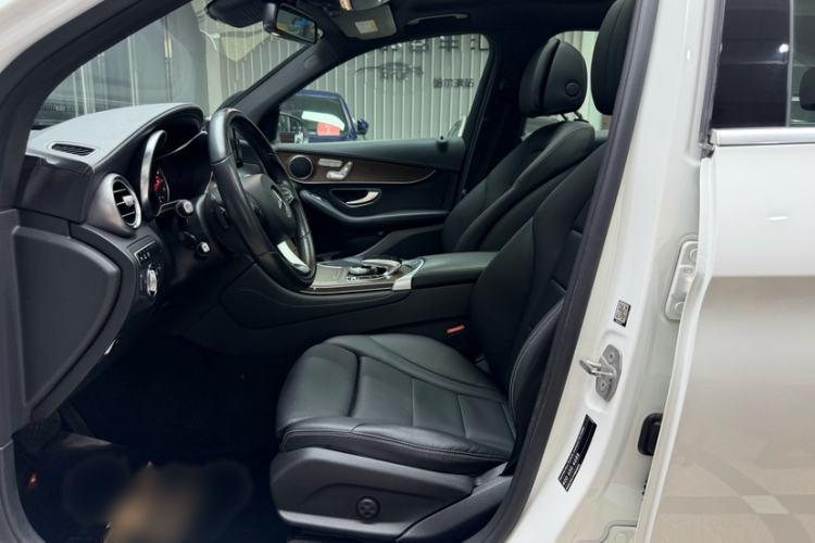 Used Mercedes-Benz GLC 2016 GLC 300 4MATIC Dynamic Model