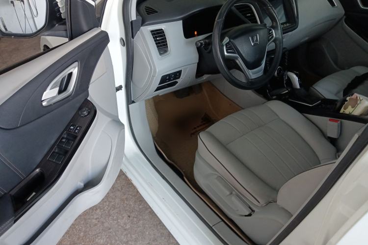 Used Luxgen 5 2015 1.8T Automatic ZhiZun Model
