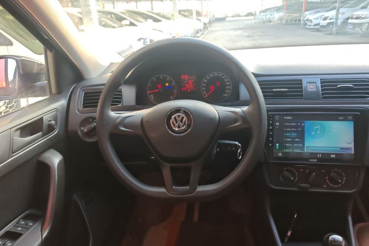 Used Volkswagen Santana 2016 1.6L Manual Fashion Edition
