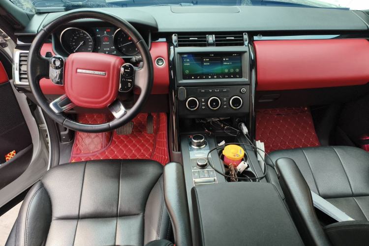 Used Land Rover Discovery 2018 2.0T SE Center Console