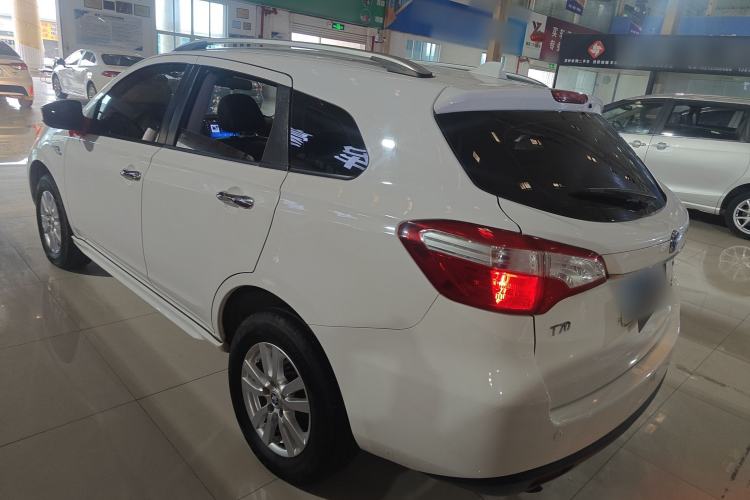 Used Venucia T70 2016 2.0L CVT Smart Choice Edition
