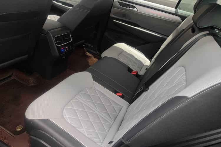 Used Volkswagen Tavendor 2024 380TSI All-Wheel Drive R-Line Blacklight Knight Edition Left Rear Seat