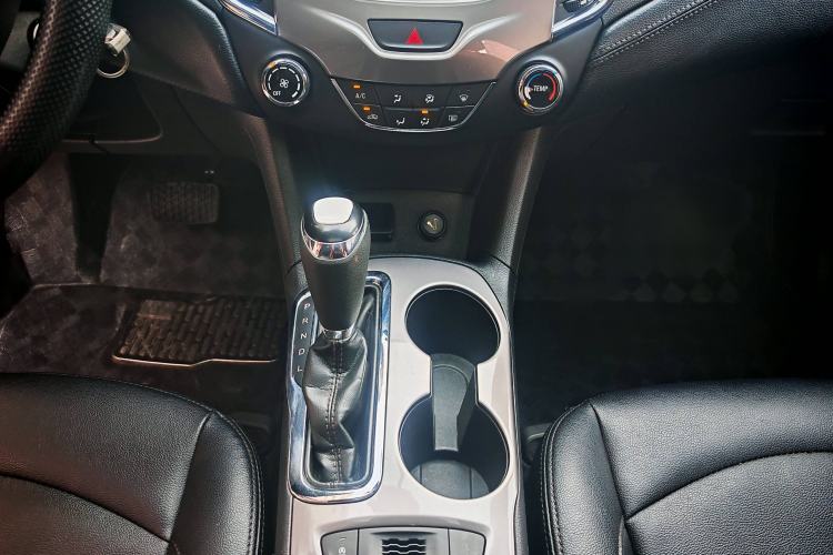 Used Chevrolet Cruze 2018 320 Automatic Pioneer Sunroof Edition