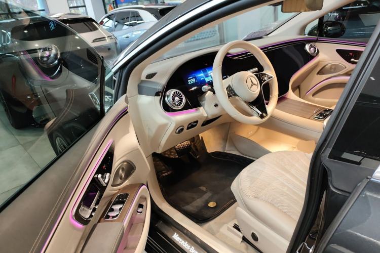 Used Mercedes-Benz EQS 2022 Updated Version 450+ Pioneer Edition Interior 3