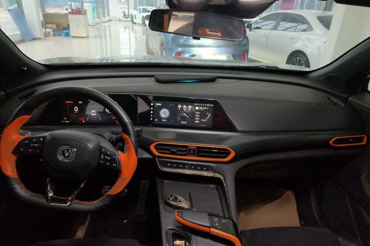 Used CHANGAN UNI-T 2022 1.5T Sport Edition Premium Version Center Console