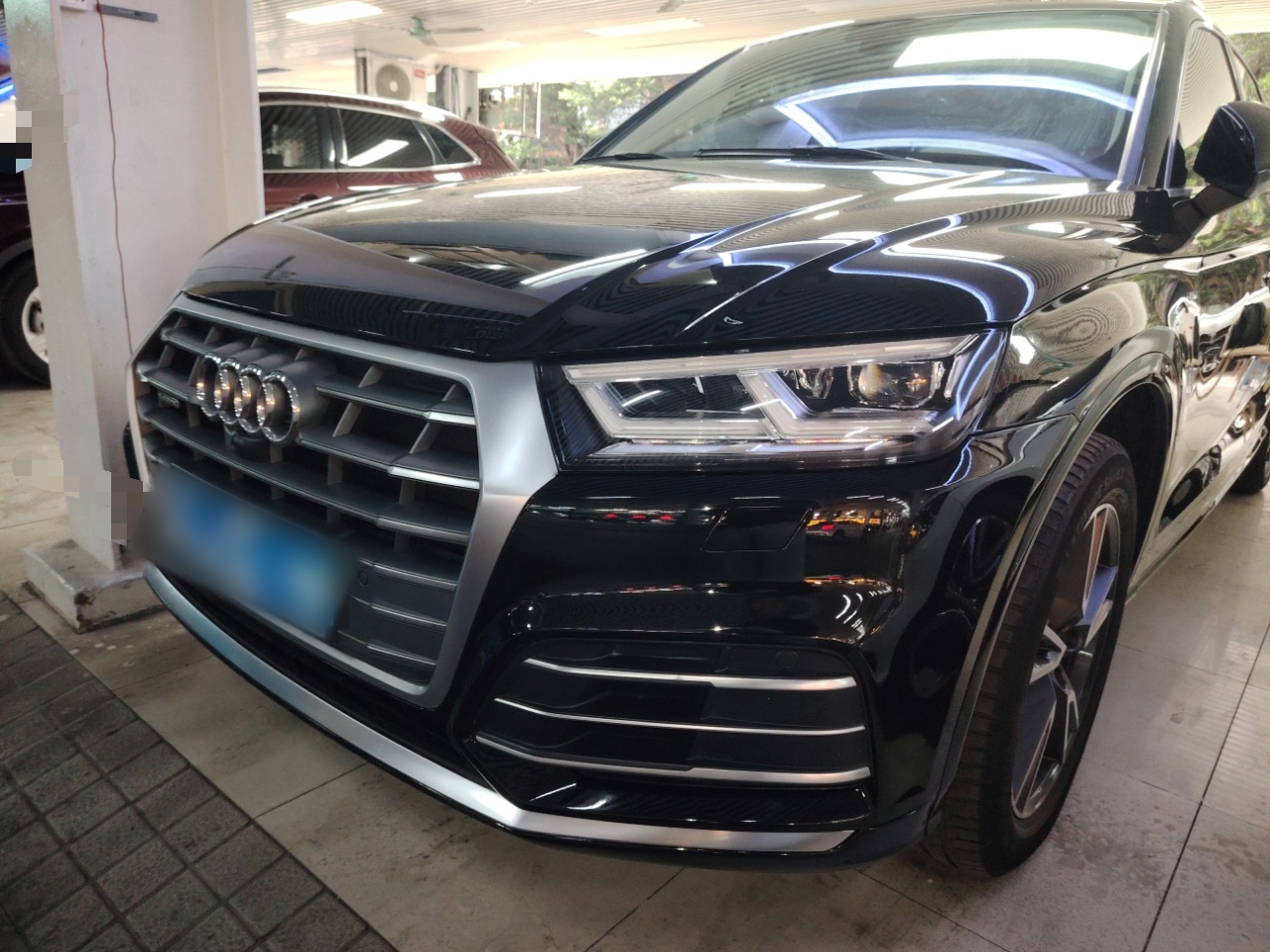 Под передней частью автомобиля