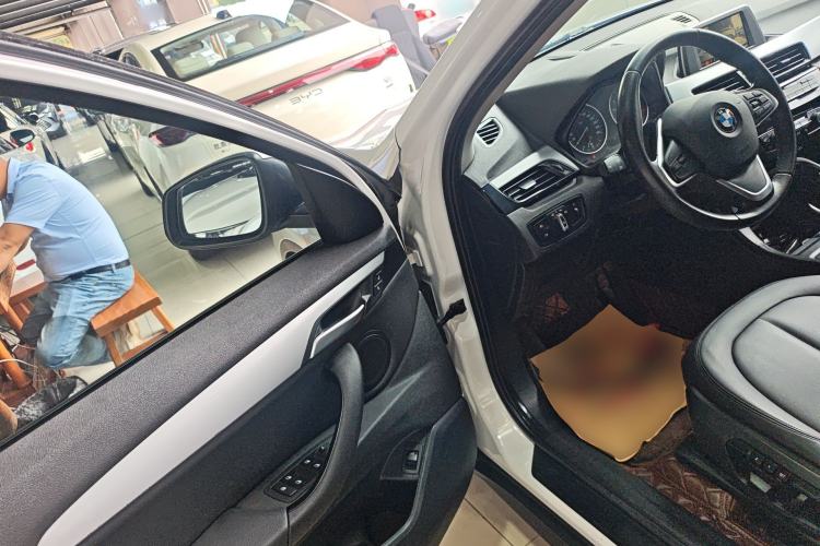 Used BMW X1 2016 sDrive18Li Premium Edition Driver Seat