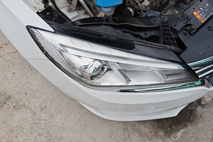 Used Roewe 360 2018 PLUS 1.5L Automatic Luxury Edition Right Front Headlight