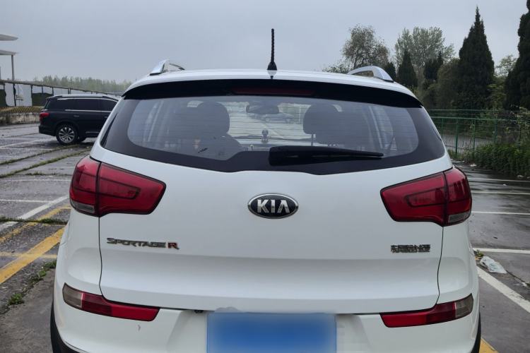 Used Kia Sportage R 2015 2.0L Automatic Two-Wheel Drive DLX Model Exterior 3