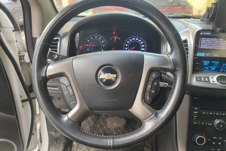 Used Chevrolet Captiva 2012 2.4L 4x4 Flagship Edition 7 Seats