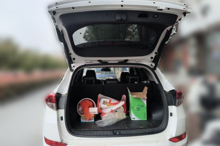 Used Hyundai Tucson 2015 1.6T Dual-Clutch Two-Wheel-Drive Leading Model Trunk