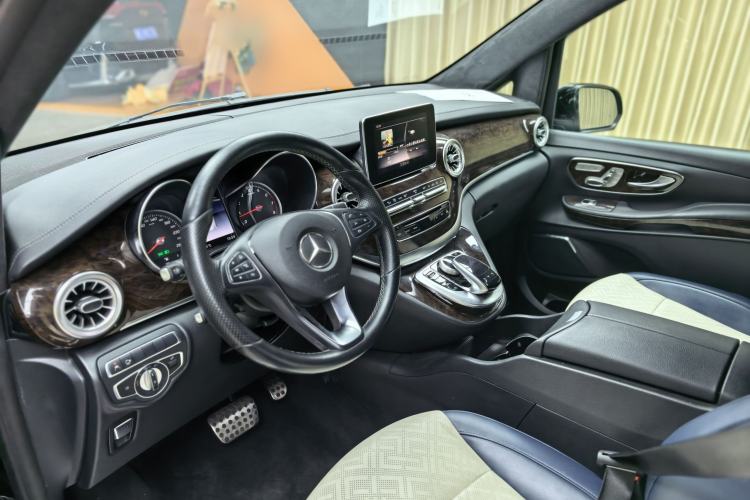 Used Mercedes-Benz V-Class 2018 V 260 L Prestige Extended Version China VI
