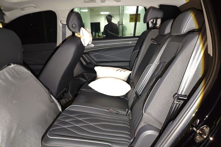 Used Volkswagen Tiguan L 2023 Facelifted 380TSI Automatic All-Wheel Drive R-Line Plus Version 7-Seater
