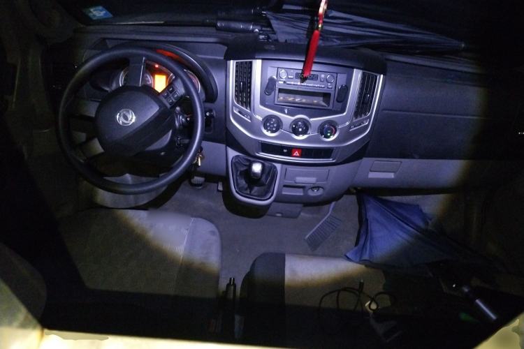 Used Dongfeng Yufeng 2020 2.3T Economy Logistics Vehicle Short Wheelbase Low Roof 5-9 Seater WP2.3
