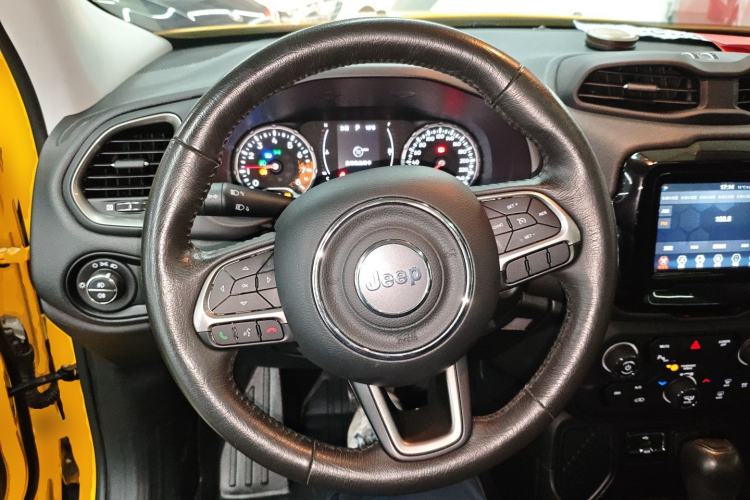 Used Jeep Renegade 2021 220T Automatic Elite Edition Steering Wheel
