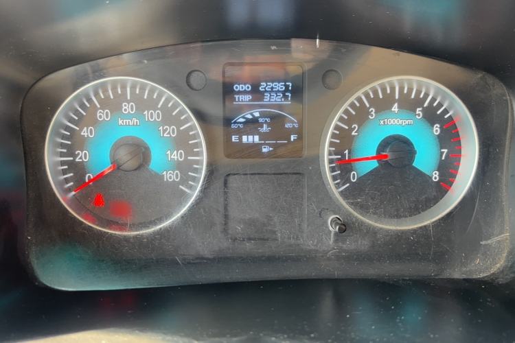 Used Jinbei Hiace X30 2023 1.5L Super-Comfortable Passenger Van 5/6/7-Seater Non-Air-Conditioned Version Model SWC15M