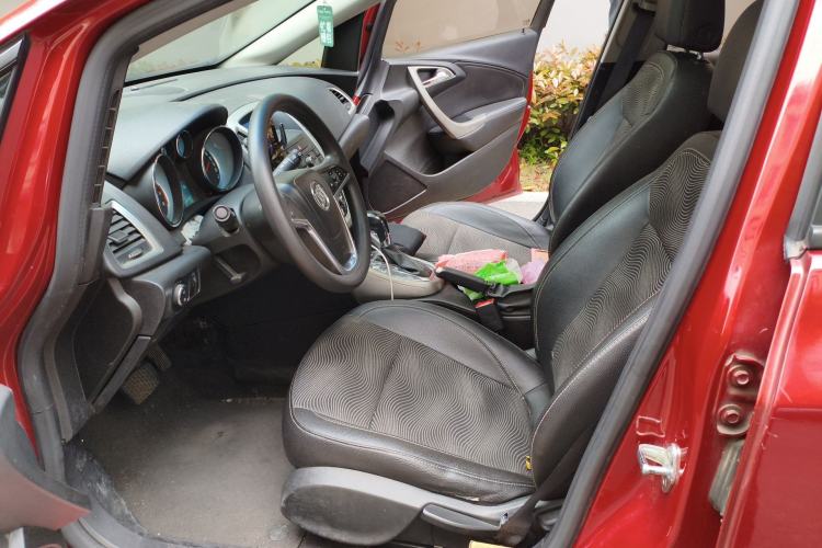 Used Buick GT 2014 XT 1.6L Automatic Fashion Edition Left Front Seat